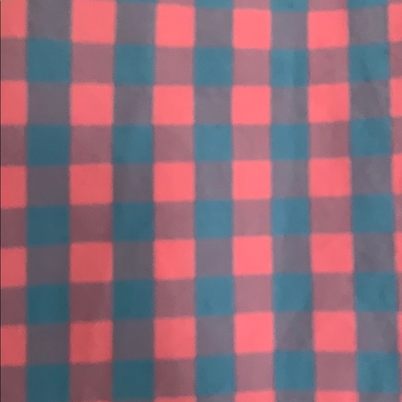 Women’s Vineyard Vines Button Down!! - Picture 2 of 7